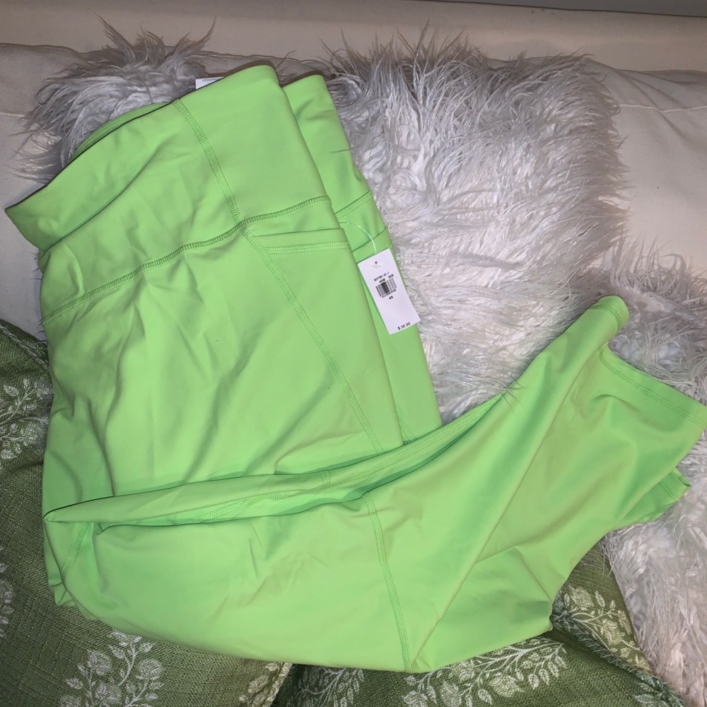 Old Navy High-Waisted PowerSoft crop Leggings